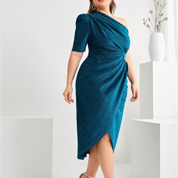 Plus Size Luxe One Shoulder Ruched Asymmetrical Hem Glitter Evening Party Dress - Picture 4 of 16